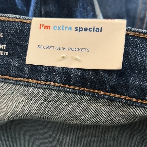 Old Navy Extra High Rise Curvy Sky Hi Straight Jean Secret Slim Pockets‎ Size 28 - Picture 5 of 11